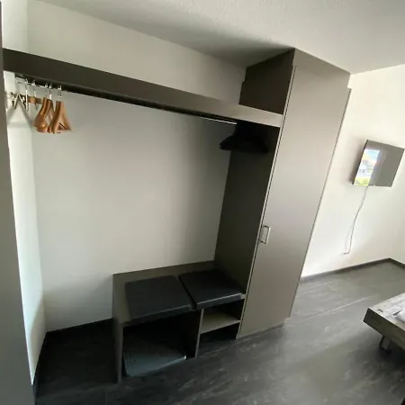 Moto-center Beo Ag Guest house